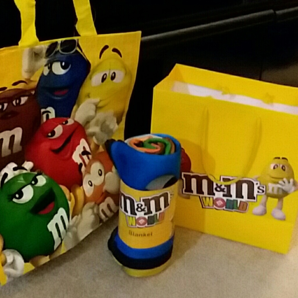 Blanket and Bag Set from N.Y. M&M Store